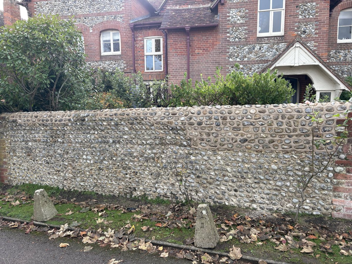edgebrickwork's tweet photo. Flint wall repairs completed. #westwittering #flintwork https://t.co/XQL24Mf0GQ