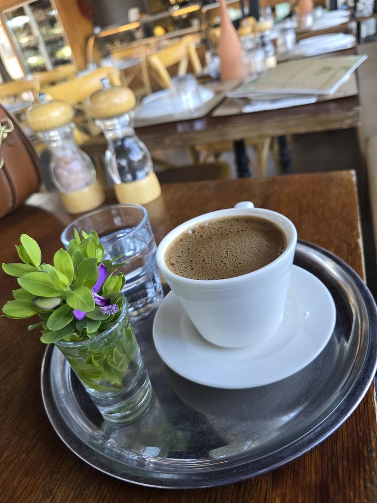 #KahveZamanı
☕️
"Olumlu düşünmeye başlayın. Pozitif düşüncenin olumlu etkileri vardır ve her sorunun bir çözümü vardır."

- Ryszard Kusek