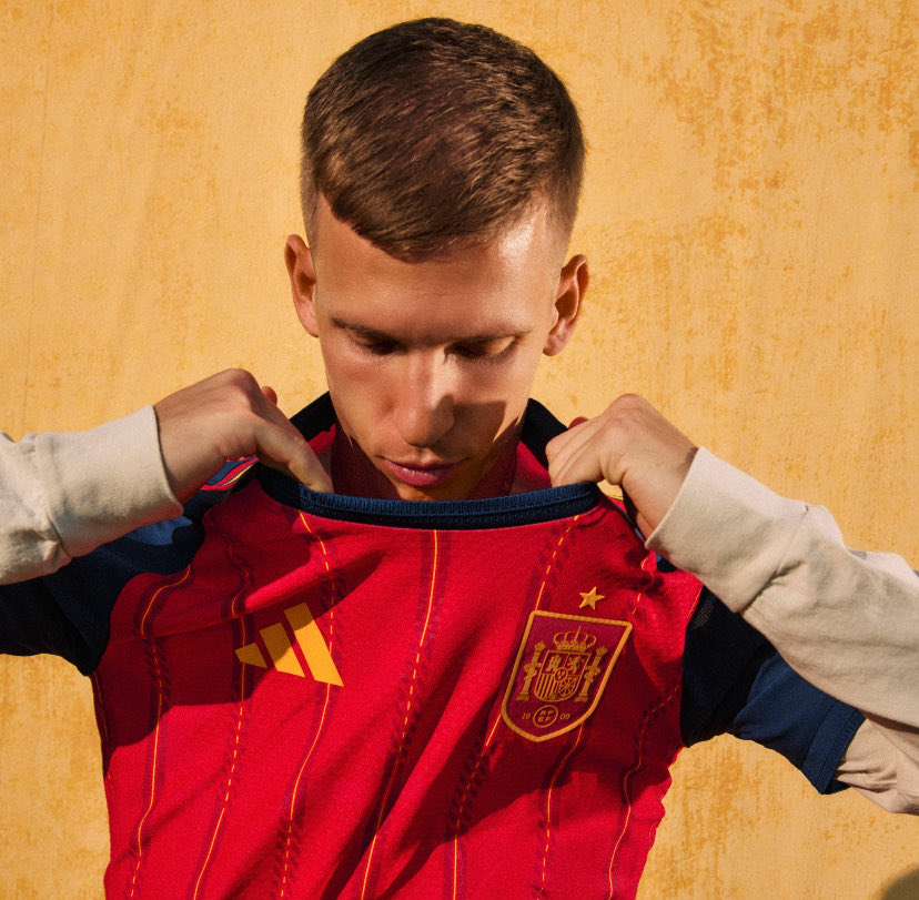 🚨— عــاجــل - AS :

خط الهجوم المتوقع للمنتخب الأسباني اليوم 🇪🇸 :

داني أولمو - فيرمين لوبيز - فيران توريس