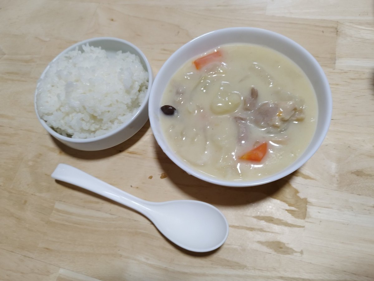 SES_ArraySan's tweet image. みんなのくれたご飯とかでしっかりおゆはんつくったのだ
食べて元気になりますのだ