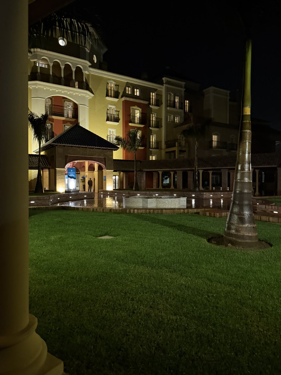 💥 ¡EMPEZAMOS! Tras el discurso de bienvenida a todos los asistentes, anoche dio comienzo el #EPS25 en Torrox (Málaga). 

Con un programa lleno de actividades, charlas, convivencias... y el momento más emotivo; la entrega de los Escudos de Oro en la gala que se celebrará mañana.