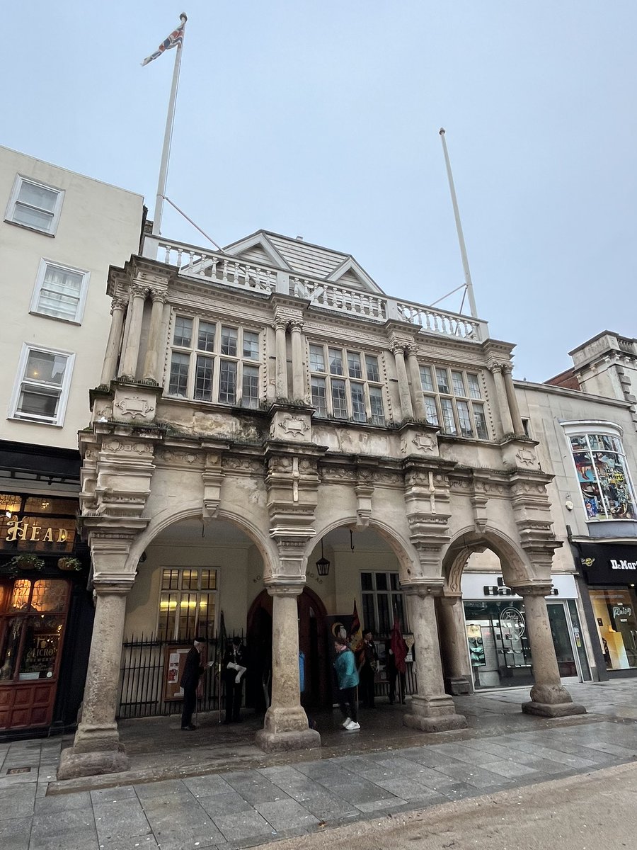 Proudly representing the Polish Heritage Flight <a href="/FlightPolish/">Polish Heritage Flight</a> in Exeter today for the Flag Ceremony at the Guildhall followed by Wreath laying at the Cathedral.

Remembering the Polish ‘Night Fighters’ who defended Exeter during the Second World War. 🇬🇧🇵🇱🌙🦉