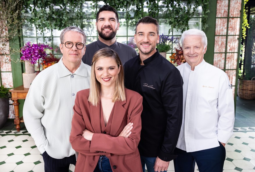 DiscoveryItalia's tweet image. #ascoltitv: @fratellicrozza al 5,4% shr, picchi di oltre 1.100.000 amr. Per #TheCage punte di 700.000 amr. @nove 7° can in PT + 2^s. Bene #BakeOff con 674.000 amr, 8,4% shr Donne. Per #CasaAPrimaVista 665.000 amr. @realtimetvit 8°can in PT+ 2^s. Portfolio #WBD al 9,3% shr in PT👏