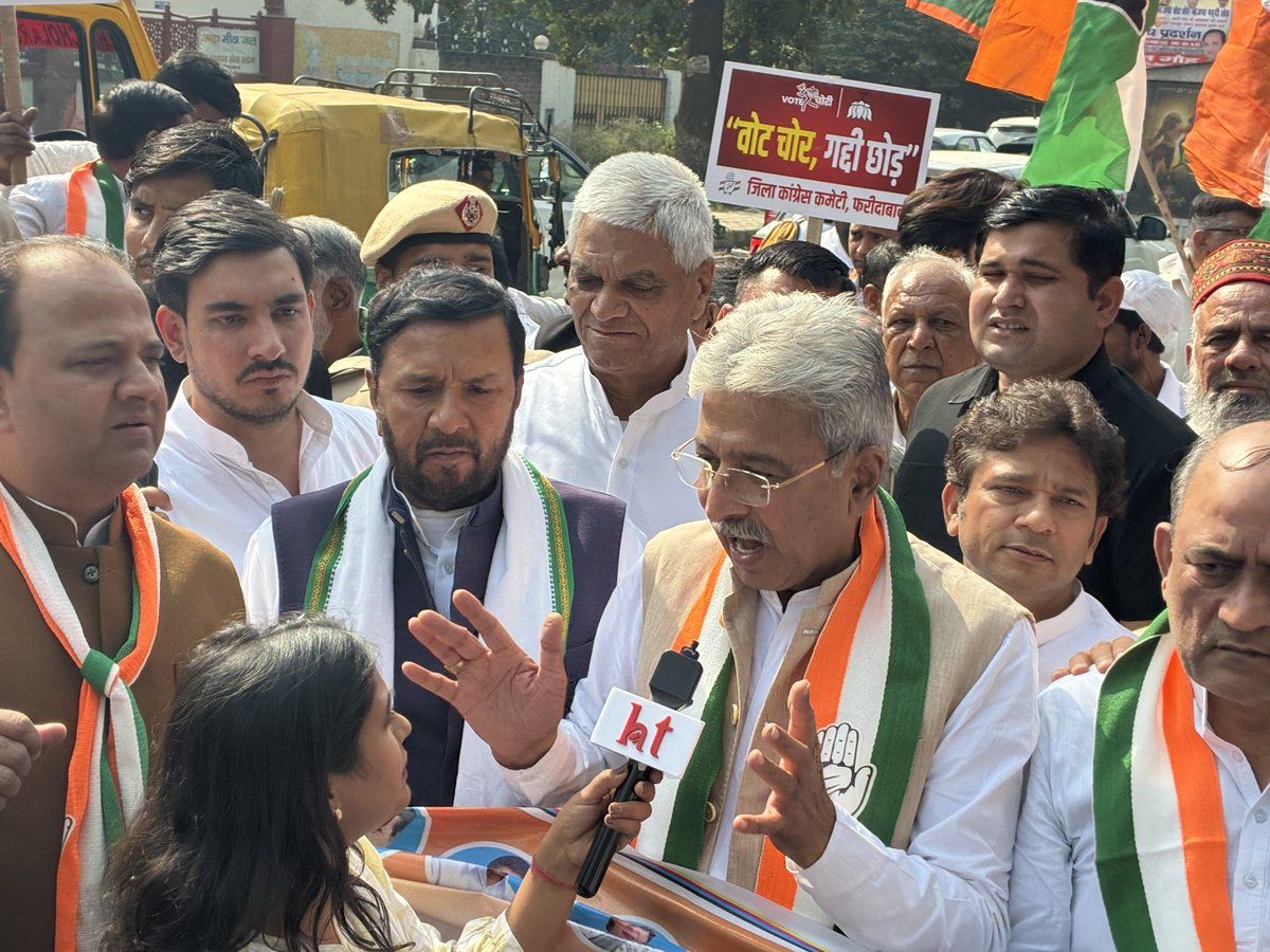 AvtarBhadanaMP's tweet photo. आज हरियाणा कांग्रेस प्रदेश अध्य्क्ष श्री राव नरेंद्र सिंह जी के नेतृत्व मे भाजपा सरकार द्वारा की गई चुनावों मे वोट चोरी के खिलाफ "वोट-चोर, गद्दी-छोड़" विरोध प्रदर्शन व पैदल मार्च कर  डीसी स��हब फरीदाबाद के माध्यम से महामहिम राष्ट्रपति को ज्ञापन सौंपा। इस अवसर पर  सह प्रभारी जितेंद्र बघेल जी,जिला अध्य्क्ष बलजीत कौशिक जी व अन्य कांग्रेस कांग्रेस कार्यकर्ता मौजूद रहे

@RaoNarenderS @baljeet_INC @INCHaryana @DeependerSHooda @HariprasadBK2 @JitendraBaghel_ @RaghubiraMLA