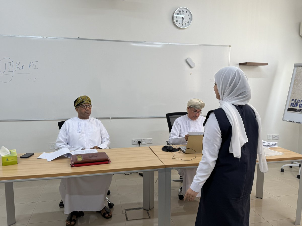 مشاركة الطالبة بسملة جمال في البرنامج الوطني للقراءة لإجراء مقابلة للطلبة المتأهلون إلى المرحلة الثانية الأربعاء ١٢/١١/٢٠٢٥<a href="/qurum_school/">مدرسة القرم للتعليم الأساسي (٥-٩)</a>