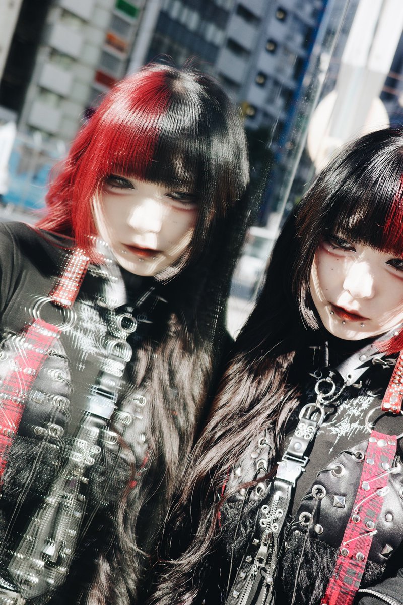 toworu55's tweet photo. ♥️🖤

model.. @lemon_cham
photo..トヲル

#徘徊写真
#徘徊女子
#フードパーカー女子 https://t.co/EjrS6tj1S8