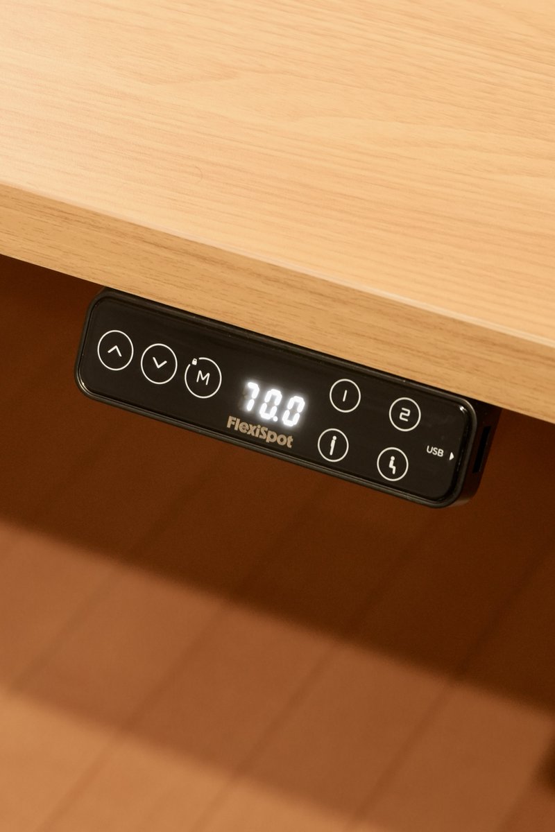 konamon0123's tweet image. 【#PR】
今回FlexiSpot(@FlexiSpot_JP )様より
電動昇降デスク「E7H」をご提供いただきました！

✔︎︎︎︎最大耐荷重160kg！
✔︎︎︎︎デュアルモーター搭載で滑らかな動作
✔︎︎︎︎コの字型デザインで強度が高く足元スッキリ
✔︎︎︎︎USBハブ搭載昇降コントローラー…