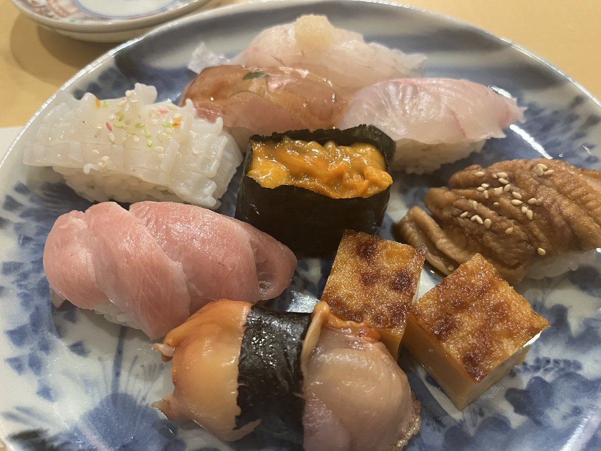 u___tan__'s tweet photo. 🍣 https://t.co/wfkxRzmxOw