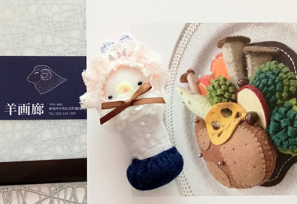 ちくわぶさんの個展にうかがいました✨様々な素材から放たれる輝きと温もり、新鮮な色彩、繊細で丁寧な技法、会場で実物を拝見できて本当に幸せです🙏✨創作のお話もたくさん聞かせていだきとてもとても楽しかったです〜🩷素敵な時間をありがとうございました💕作品集、大切にいたします🙏💞