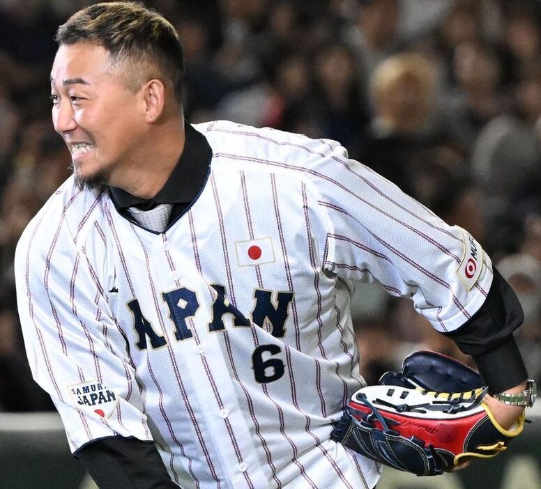 侍ジャパン】日韓戦の始球式に今季限りで現役引退した中田翔さんが登場