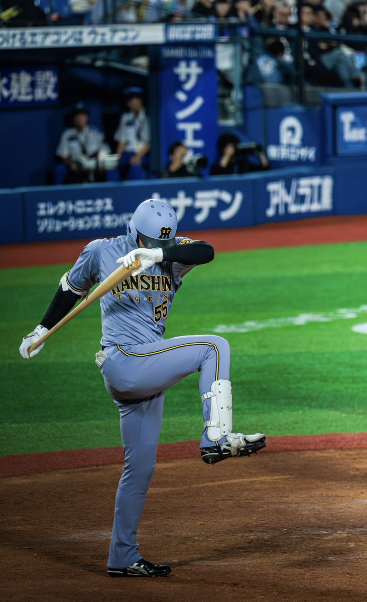 r_t_bay's tweet image. 大好きなルーティン

プロ８年間お疲れさまでした

#楠本泰史  #baystars #タイガース