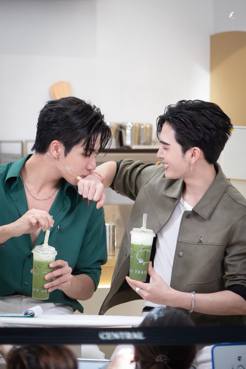 mamai_2539's tweet image. เพิ้ดคือเสริฟตัวเองตลอดไป แสดงความเป็นเจ้าของแบบ 100% ยกให้เค้าเลยจริงๆ พี่เข้าใจเพิ้ดทุกอย่าง5555

PERTHSANTA JOY KAMUTEA 

#NEWKAMUEVENTxPerthSanta
#PerthSanta #เพิร์ธแซนต้า