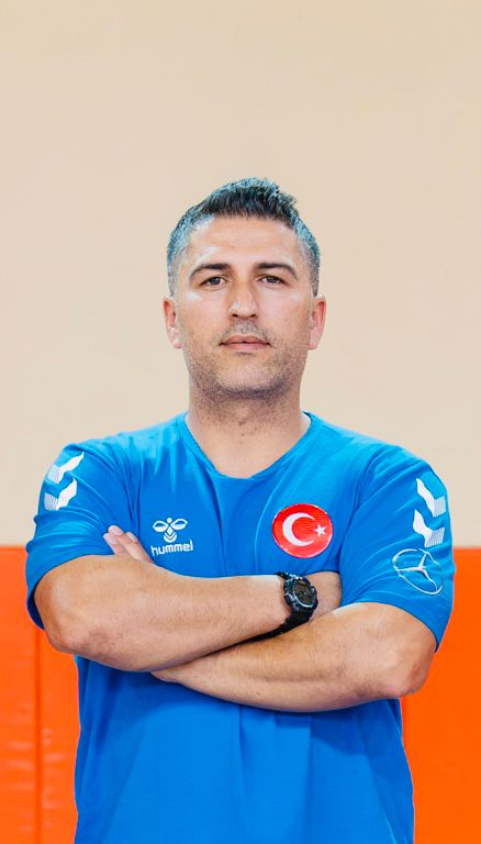 📍 MİLLİ GURURLARIMIZ

Türkiye Hentbol Federasyonu tarafından 7-12 Kasım tarihleri arasında Aksaray’da düzenlenen U16 Milli Takım Kampına, Bingöl Orman Spor Kulübü’nden Seyid İŞGÖR, Hamza KARATAŞ, Yusuf KALABALIK, Burak GÖKDEMİR, Kerem AYATA ve U16 Milli Takım Antrenörümüz Ünal