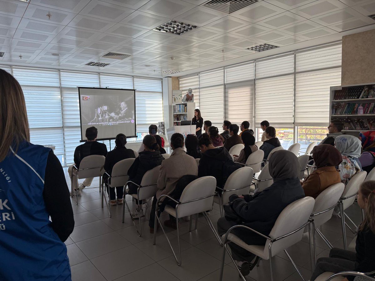 🇹🇷 10 Kasım Atatürk’ü Anma Programımızda
Gazi Mustafa Kemal Atatürk’ün aziz hatırası, gençlerimiz tarafından büyük bir saygı ve içtenlikle yad edildi.

Atamızı saygı, minnet ve sonsuz özlemle anıyoruz… 🇹🇷 #gsbgm #bafragm