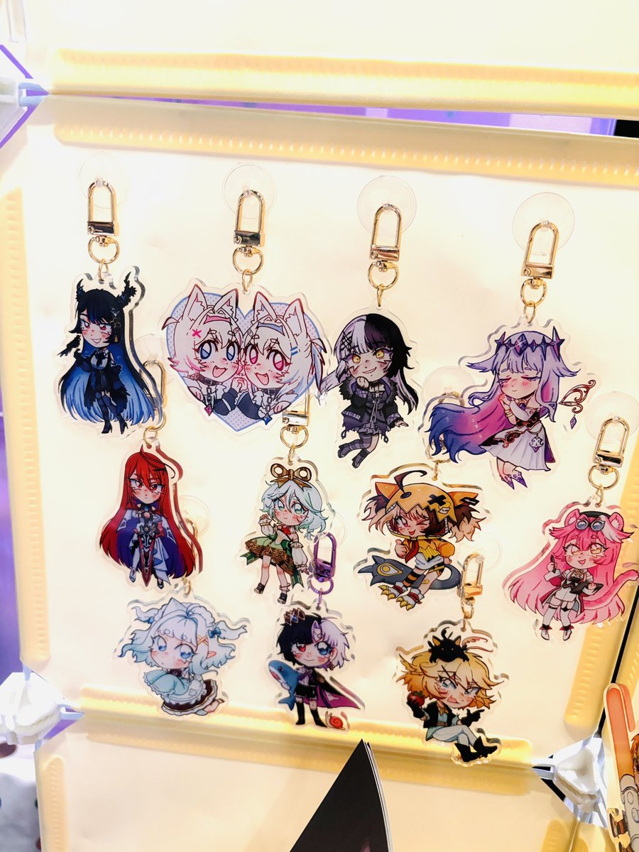 Day 2 starts in 15 mins! 🦆🦆🦆🦆
You wanna buy my new Hololive keychains sooo bad