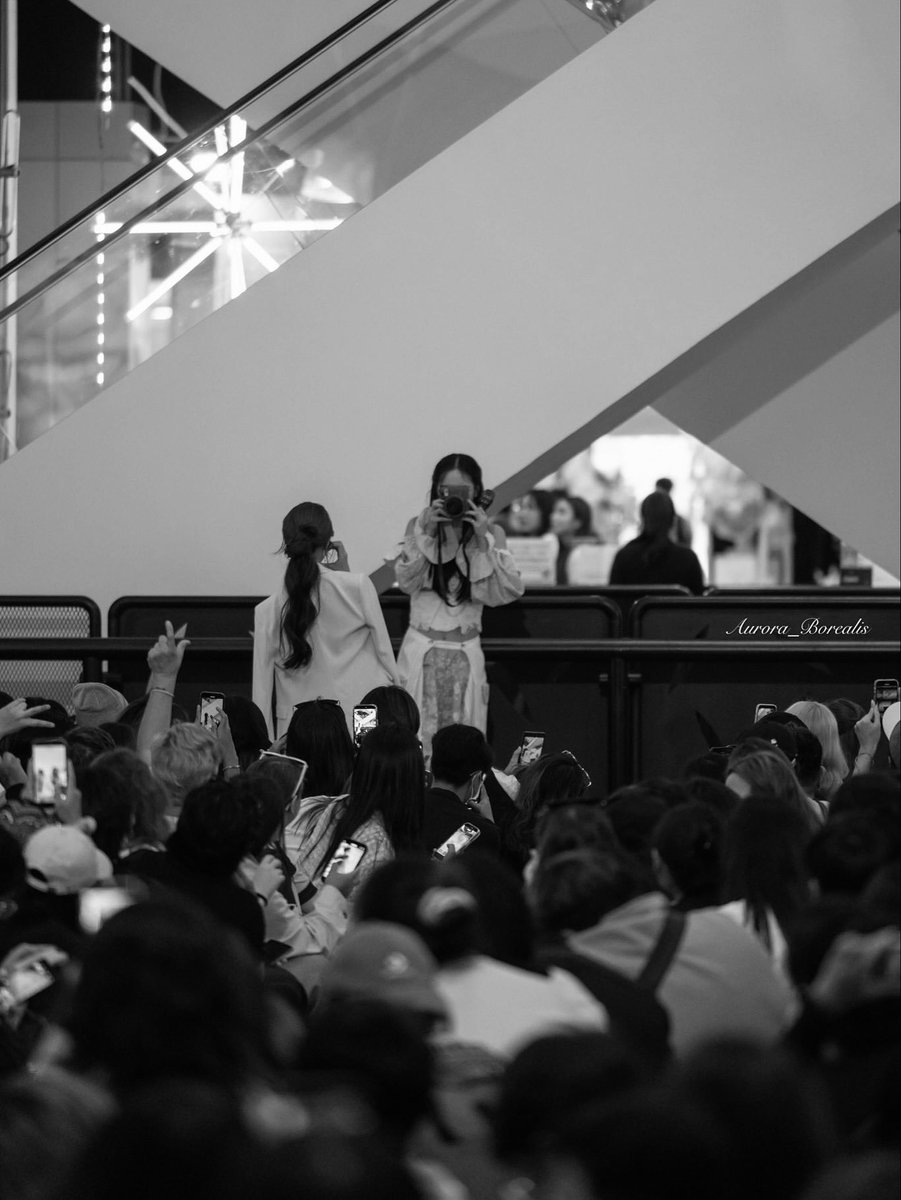 TKNURofficial's tweet image. [Post IG Update] 151125
🦌 ; @ phinyanech.h

I Love you chowder 💜🫶🏻 and my ceo 🤍🤫😙 @/nurdesoraya #TKphinyanech #nurdesoraya #TKNur #chowder 

🔗 : instagram.com/p/DRD99K6gV2D