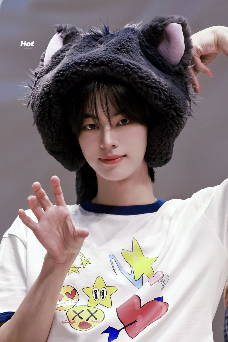 𝐇𝐎𝐓_𝐝𝐡 tweet media