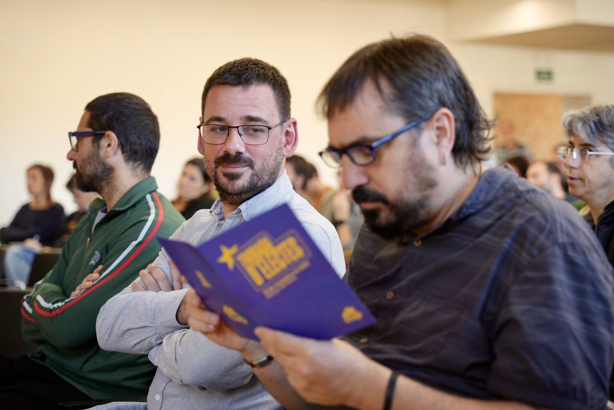 ★ Més municipalisme, més sobirania, més poder popular ★

Comencem la #TrobadaDElectes de la CUP amb l’aprovació de la permanent d’electes.

👉 Un espai de trobada amb més d’un centenar d’assistents a Arenys de Munt