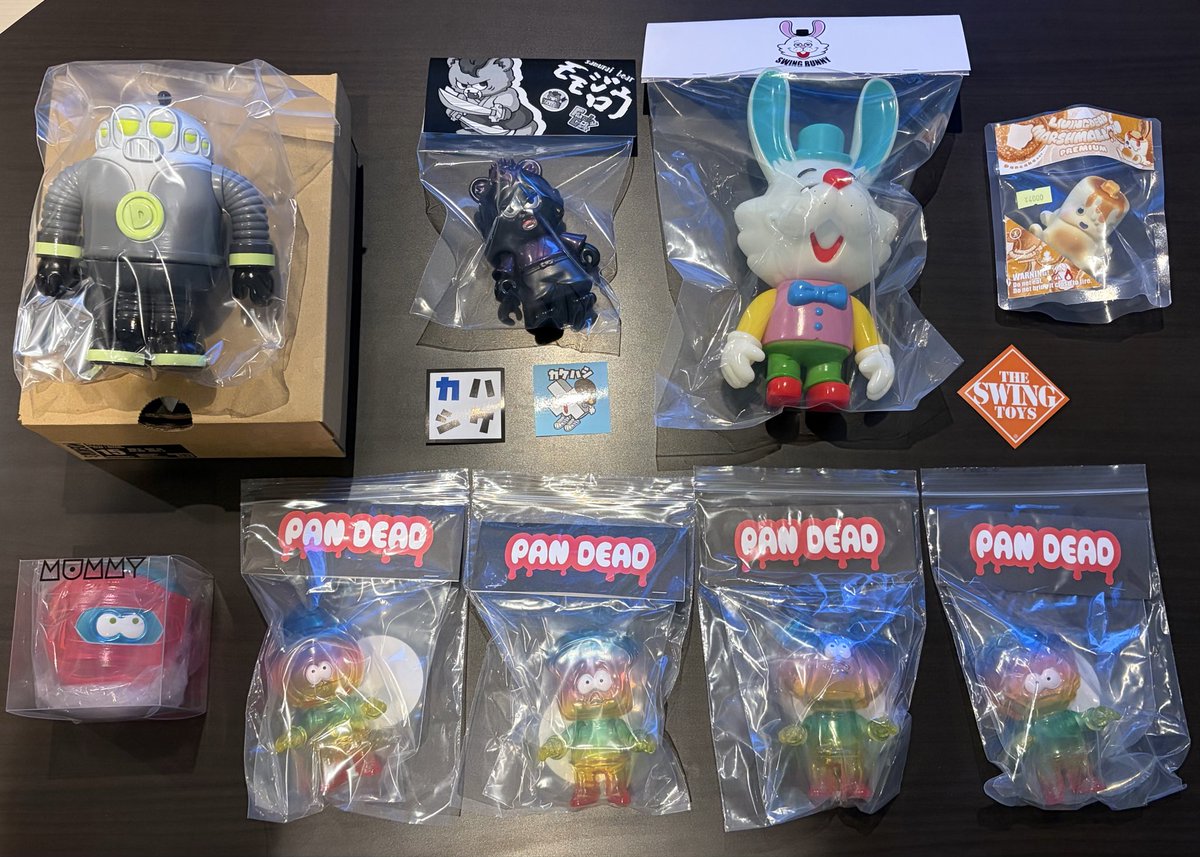 デザフェスVol.62の戦利品✨
今回も8時くらいから並んで行ってきた💨ショッキングが買えなくてショッキングだったけどそれ以外で欲しいのが買えたから大満足✌️
#デザフェス #デザフェス62
#ディクター #モモジロウ #SWINGBUNNY #リビングデッドマシュマロ #パンデッド #ヤミーマミー