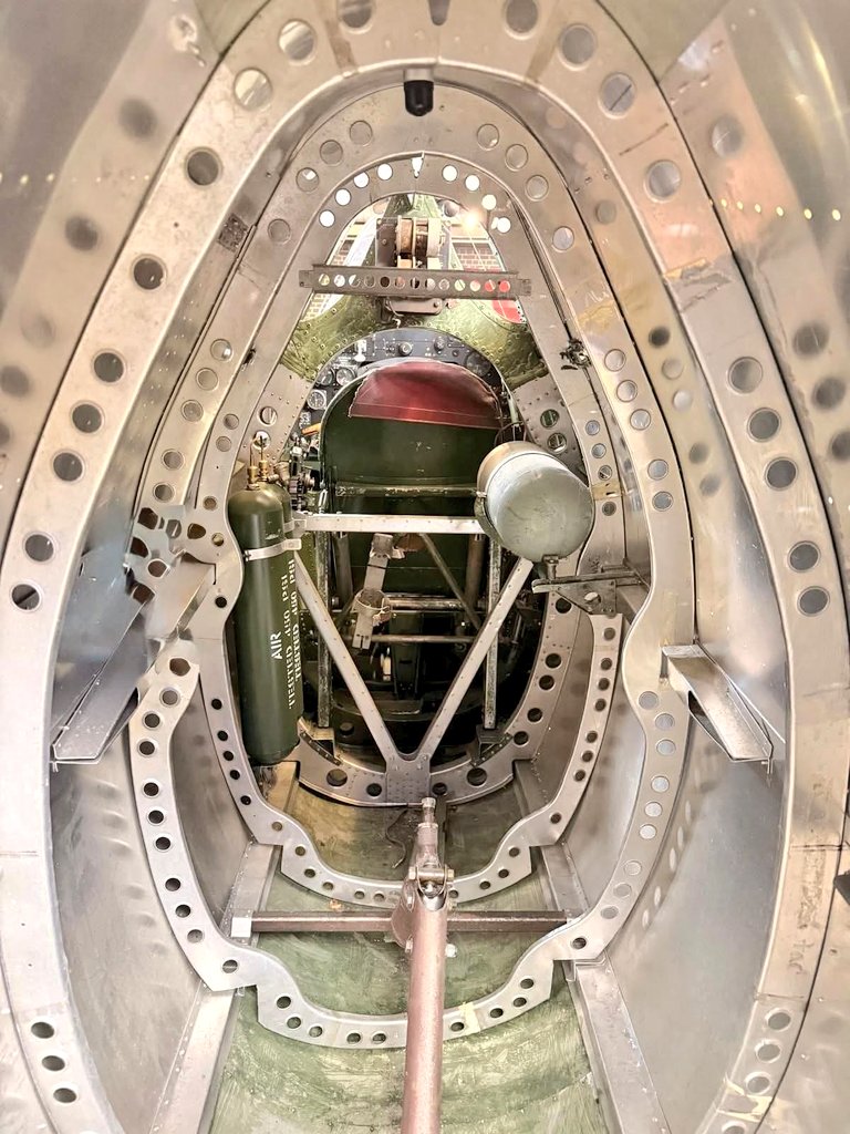 TRUFAULT 'Historia Militar' tweet media