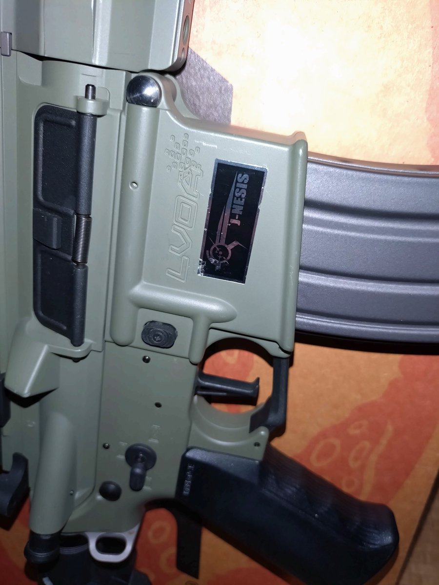 日曜日にバンブージャングル仙台レンジを借りに行くので、その際にエアガンの物販をします。 
・SPECNA ARMS SA-E10改 12000円(ドットサイトなし10000円) 
・KRYTAC WAR SPORT LVO-S　ガンショップ ファースト GENESISカスタム 30000円 
皆様よろしくお願いします。