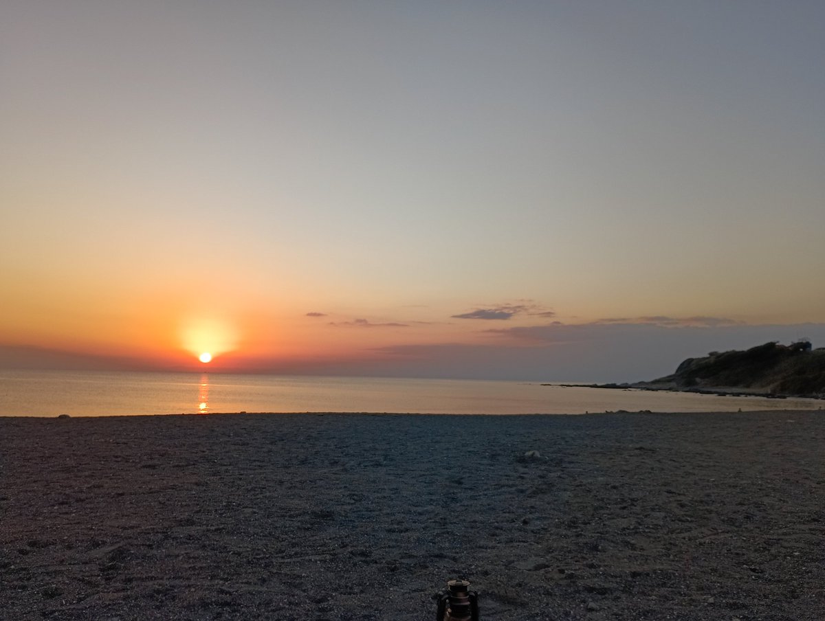 海キャン

周りの人達も楽しそうでキャンプ日和。