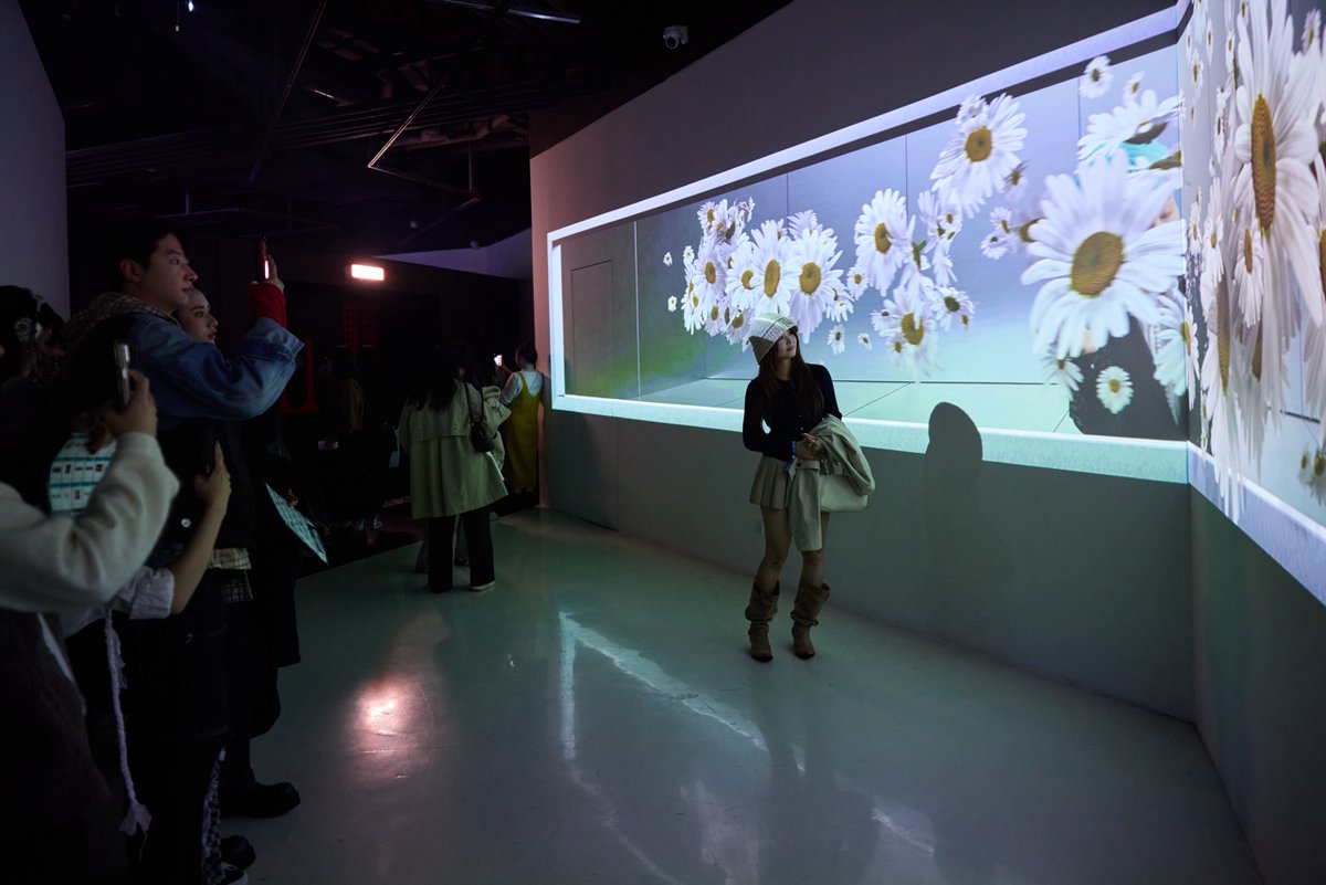 G-DRAGON Übermensch 展示会 MD キャップ　赤(新品未開) G-DRAGON Übermensch 展示会 MD キャップ 赤 G-DRAGON Übermensch 展示