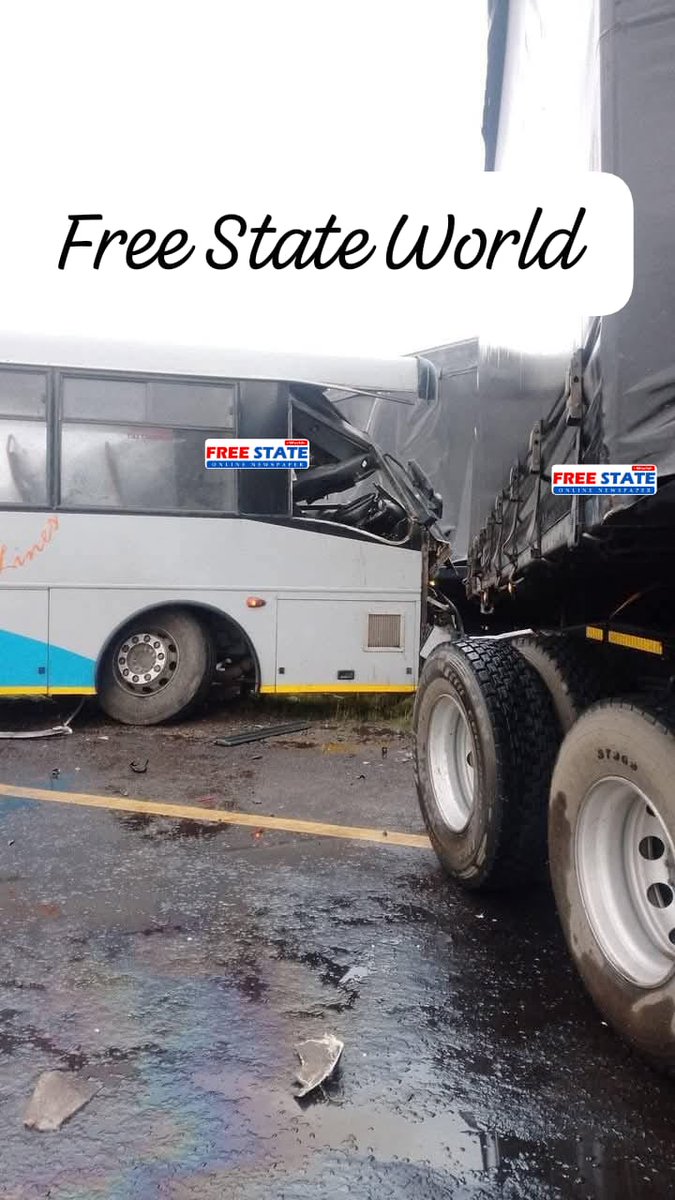 FreeStateWorld1's tweet image. 10 Interstate Bus Line passengers were declared dead when their bus collided with a truck on the N8 road, 32 Kilometers east of Bloemfontein, Free State. 30 passengers were taken to hospitals in BFN and Botshabelo.

#SkeemSaam 
#etvScandal 
#DJMaphorisa
#Panayza
#Zambia
#Floyd