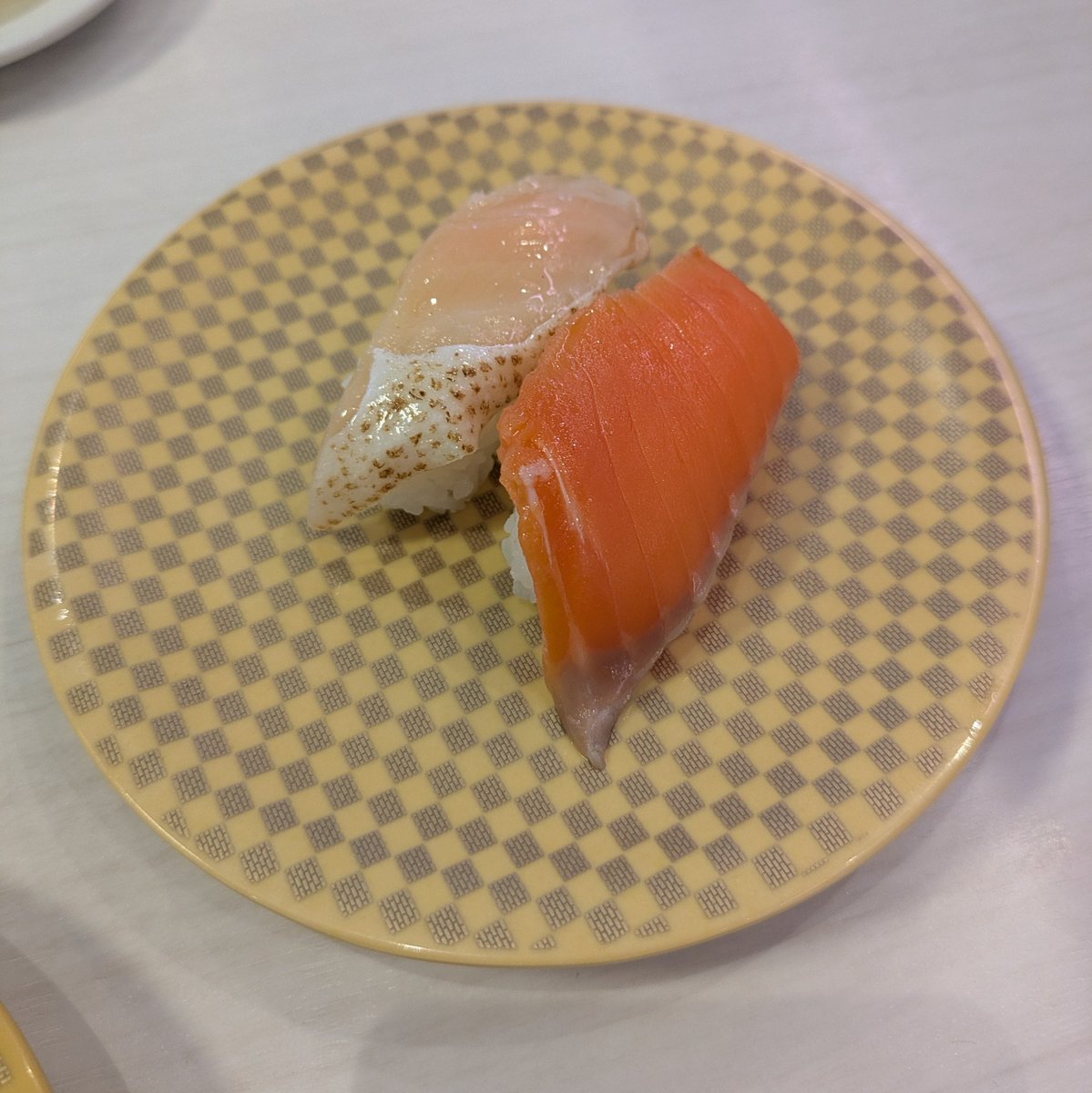 hawks_tom3737's tweet photo. 今日のランチは魚べい
初でしたが、安くて
美味しいです✌️
#寿司　#魚米 https://t.co/hRqaeOR1Qx