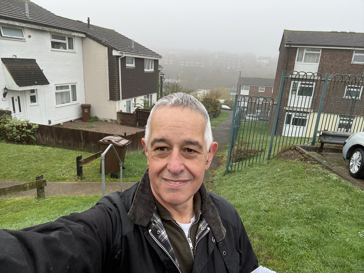 Delighted to be out in Princess Park Ward this morning with colleagues from <a href="/MedwayTories/">Medway Conservatives</a>