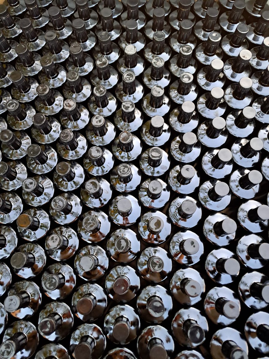 L'oli d'enguany ja va arribant i es a punt per enviar-lo a casa vostra !!
Feu la vostra compra a masdelvila.cat no us quedeu sense.
#olinou   #proximitat  #tradicio  #sostenible