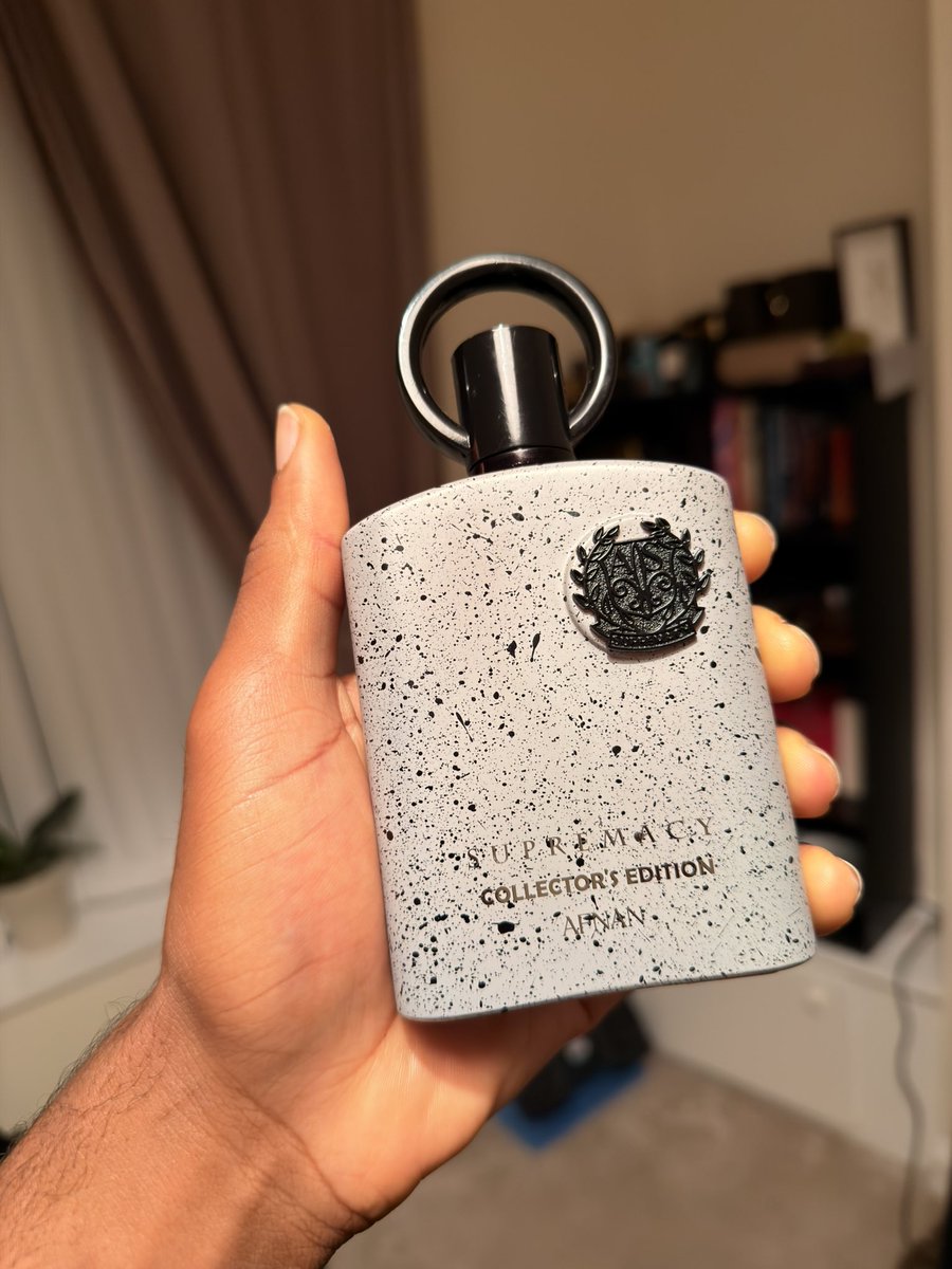 ScholarChefD's tweet image. Sometimes, you use a fragrance and you just wonder if spending top money on designer and Niche fragrances is worth it because of how good these ‘ dupes’and ‘Arabian fragrances’ can  be.

A burst of pineapple up front, followed by bright citrus, a soft smoky edge, and a warm woody…