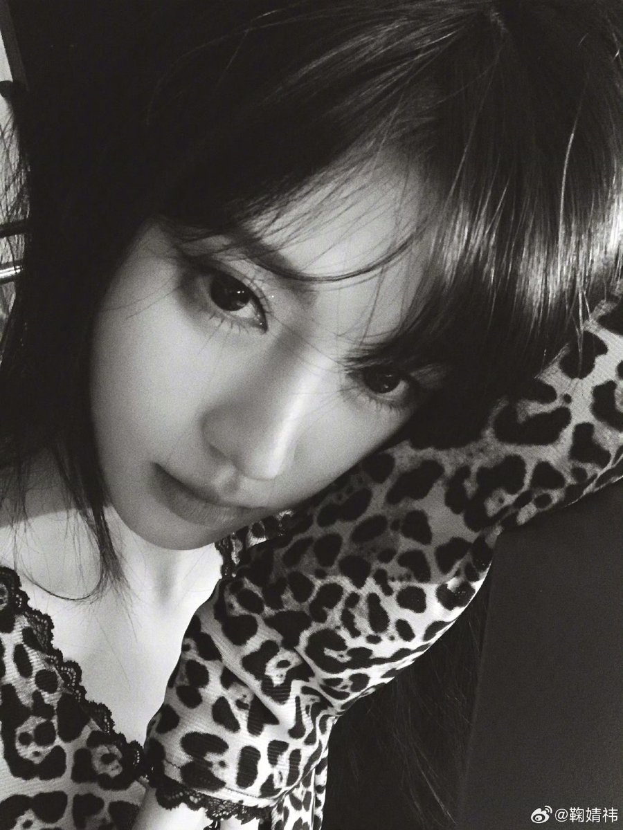 ohnneul's tweet photo. 251115 쥐징이 웨이보 (1)

‘周末又愉快🤎’

#鞠婧祎 #쥐징이 #Jujingyi #Kiku https://t.co/P6M5qicejU