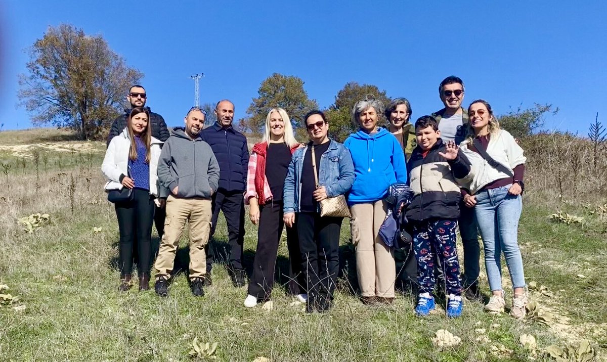 OKoyPlatform's tweet photo. Kültürel &amp; doğal üretimlerle var olacak bir ekolojik köy kurma yolculuğumuz 6. ayında, “O Köy” ismimiz ve Balıkesir-Bigadiç’te tapusunu aldığımız arazimizle vites artırarak sürüyor. 

“O Köy Ekolojik Yaşam Platformu” olarak yol almaya devam edeceğiz. https://t.co/WsY0GlSWb7