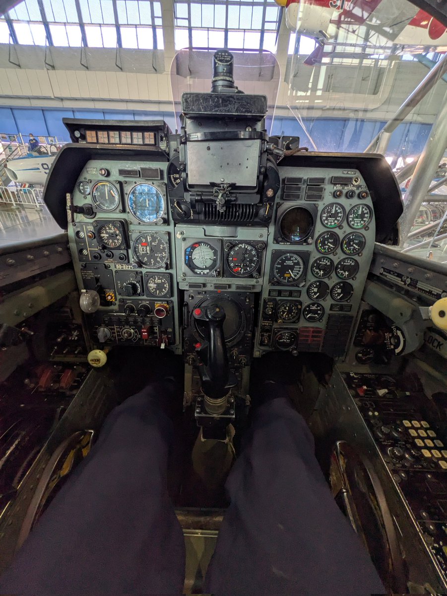 F-1戦闘機のコックピット