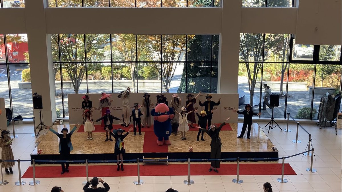 防災フェス2025

初日1st stage
行ってきました！

ダンサーさんたちの素敵なダンス✨
帽子アーティスト入澤恭子さんの一点物の帽子たち✨

あれこれ想像をめぐらせて、楽曲を制作していましたが、本日イメージしていたよりもはるかに素敵な光景を目にする事ができました！
ありがとうございました！