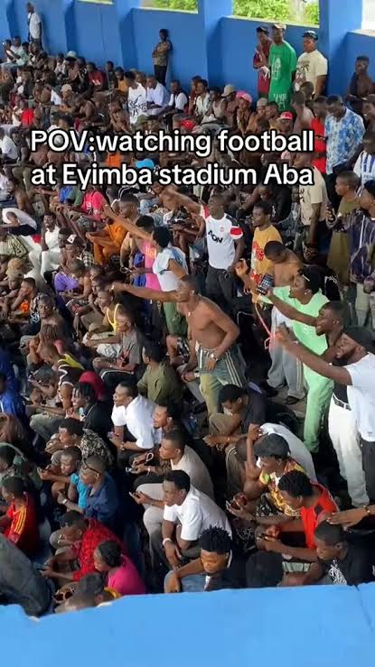 MukyaalaJ's tweet image. Long-distance buses such as God Is Good Motors or Peace Mass Transit routinely carry passengers of different tribes and religions traveling together for holidays or work. #OneNationAllFaiths #SharedHope #UnityBeyondReligion