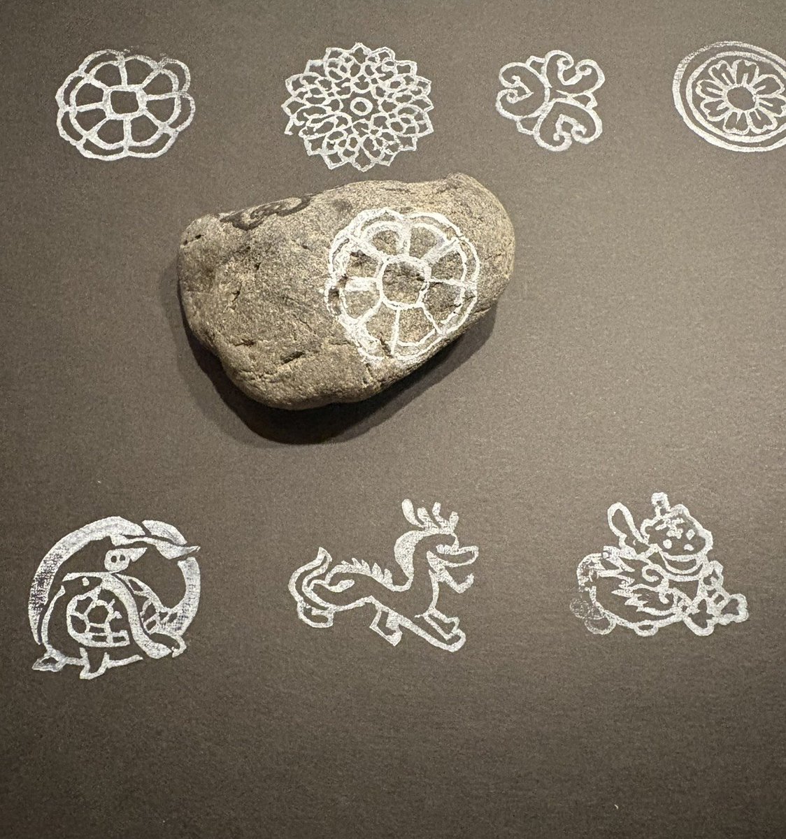 明日16日の石ワークショップ、めちゃかわいいですねー－！💛明日のみの