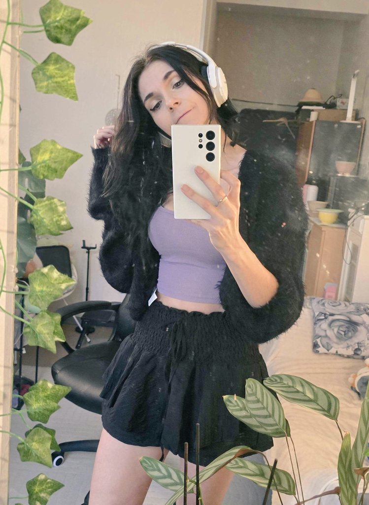 Happy saturyaaaay!
Twitch.tv/taniauncensored