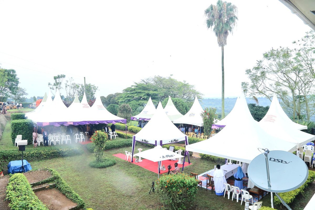 cpmayiga's tweet image. Leero ndi mu Buddu e Kyamuyimbwa, Kabonera gye tuzze okuwerekera muwala wange, Emily Caroline Nambi Musoke!