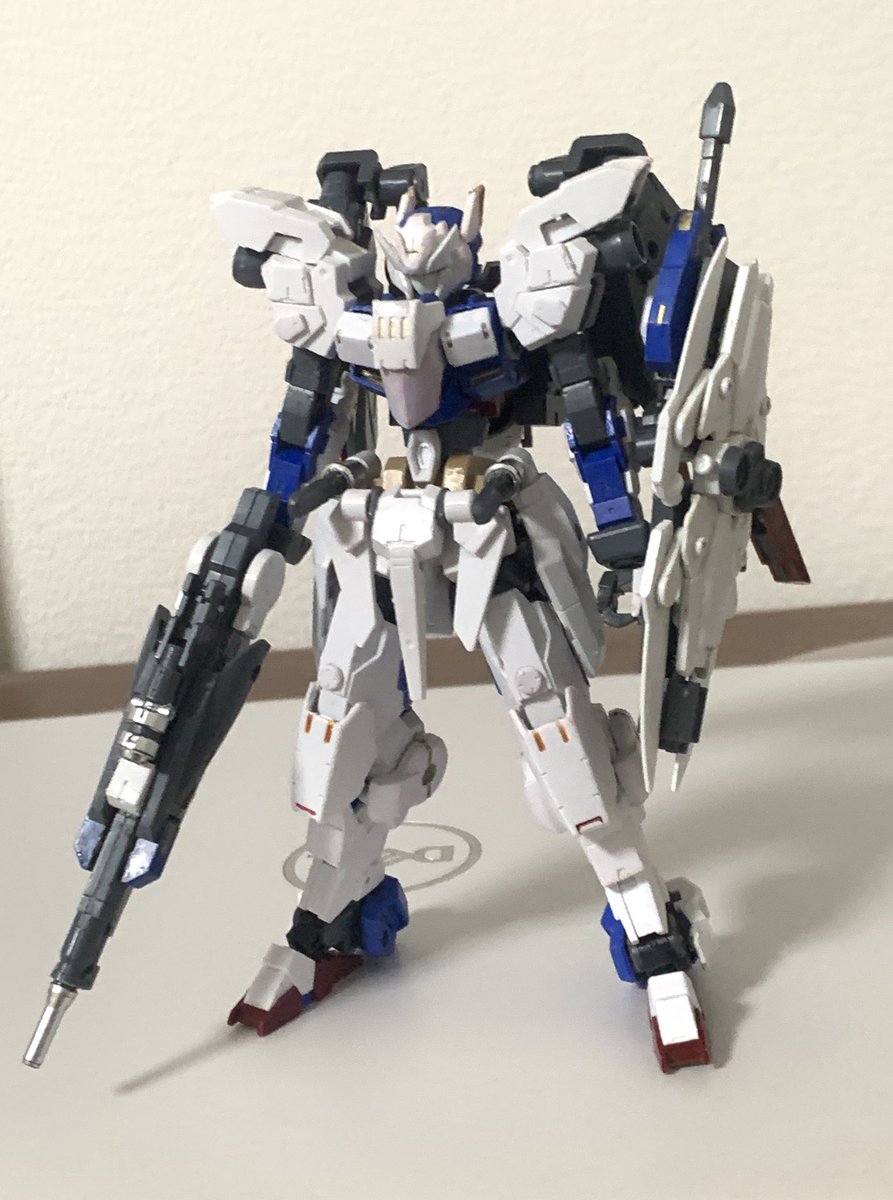 saygoodbye13301's tweet photo. 新型進捗。

バックパックをバインダー型に再修正。
4枚羽になったけど今までで1番理想的な形に収まった！
翼周りは複数の軸があるのでかなり自由度があるのと肩周りの可動を邪魔しないように調整。
翼を畳むと大分コンパクトになります。

#30MM https://t.co/HTtnGsvHFh