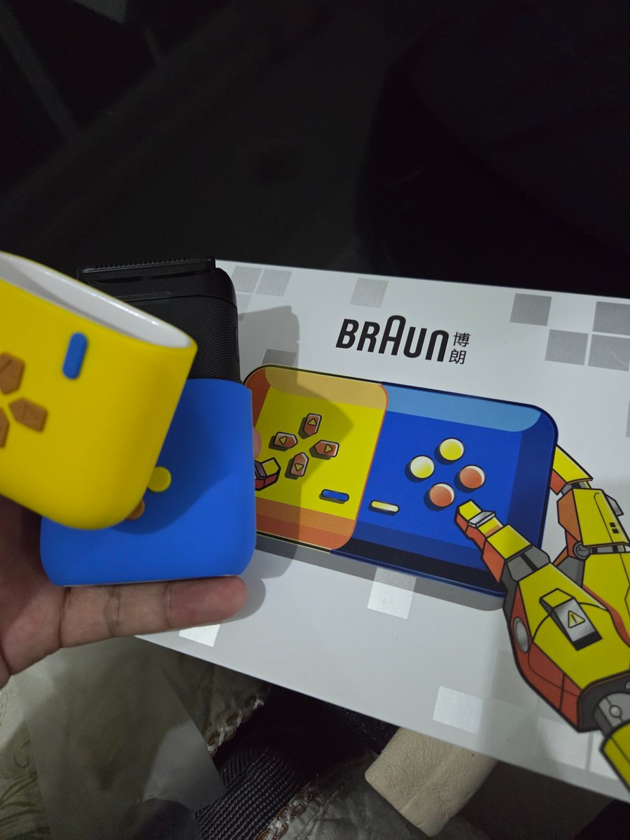 老婆给买的剃须刀 真没玩过这种