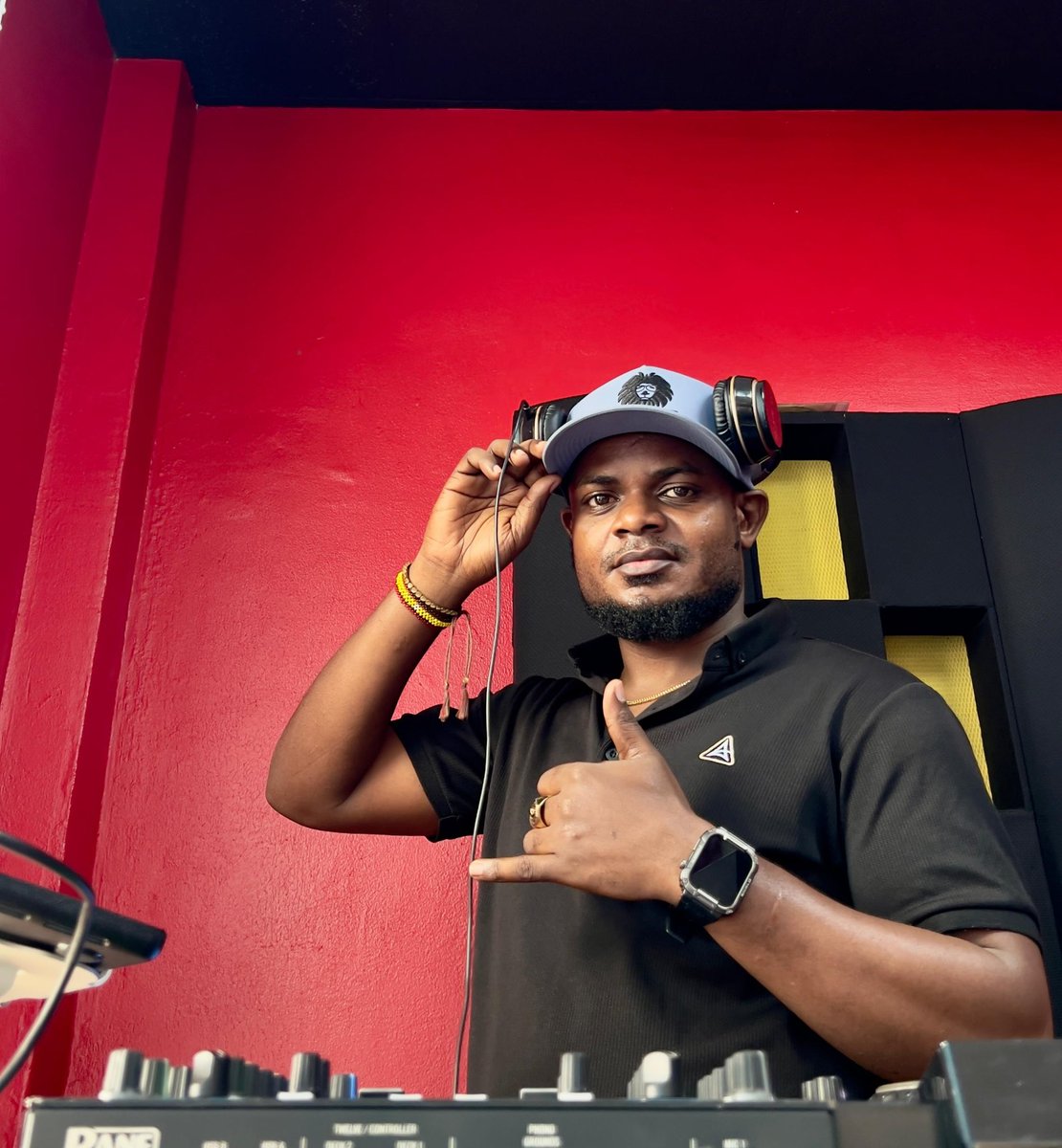 882SanyuFM's tweet photo. Vibes like no other with @gero_humblelion  on the wheels!
Listen Online:- https://t.co/deEcbNDaAC

#SanyuFMHitsReplay https://t.co/VNnf2NBf5m