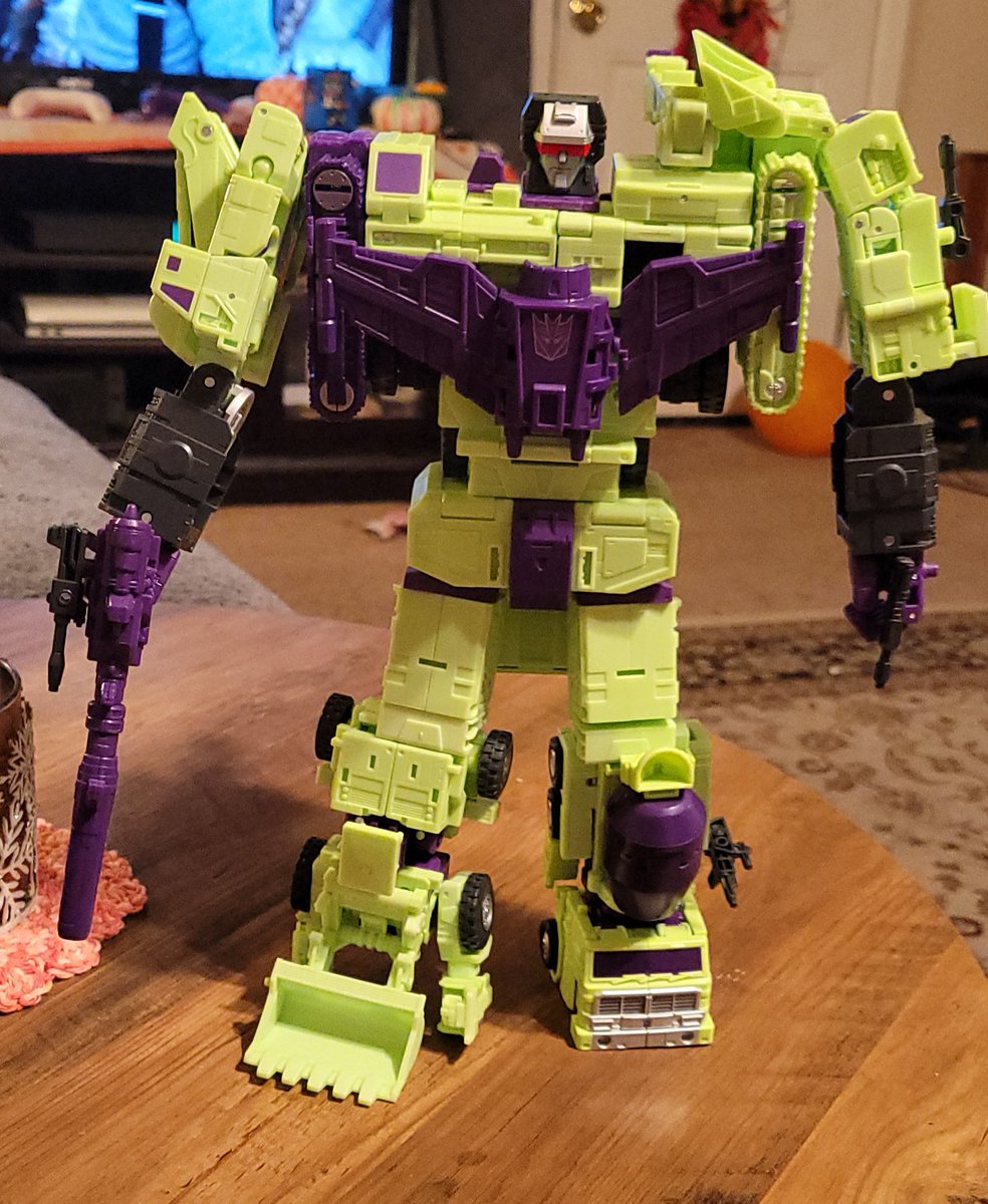 evil_toast916's tweet image. It&apos;s beautiful. I love it.
#transformers #devastator #constructicons