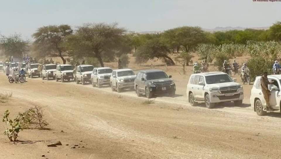 El_Chogar's tweet image. À #Béribé, intronisations = cadres en 4x4 luxe + gardes du corps pour fêter.
Ces millions gaspillés pourraient creuser des #puits, construire #écoles, #hôpitaux etc, pour soulager nos #parents au village.
Longue vie au Sultan. 
Que cette intronisation apporte le vrai progrès. 🙏