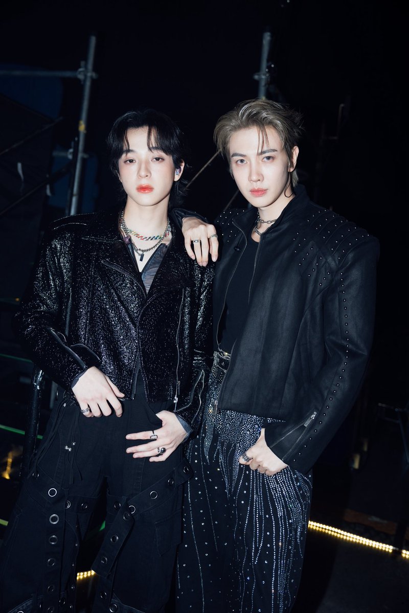 wabisabiTH's tweet image. บอกเลยว่าไม่ได้แค่ขายขำ ขายน่ารัก อย่างเดียวน้า 

ขายหล่อเท่ เหล่ท่อก็ได้เหมือนกัน 😂😎

MAXKYBAS OUR HOME
#MaxkyBas1stFM