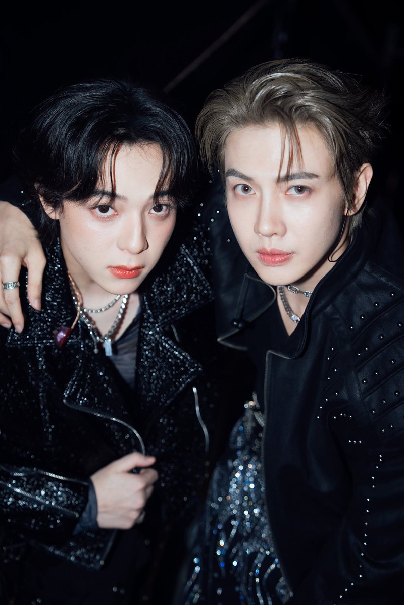 wabisabiTH's tweet image. บอกเลยว่าไม่ได้แค่ขายขำ ขายน่ารัก อย่างเดียวน้า 

ขายหล่อเท่ เหล่ท่อก็ได้เหมือนกัน 😂😎

MAXKYBAS OUR HOME
#MaxkyBas1stFM