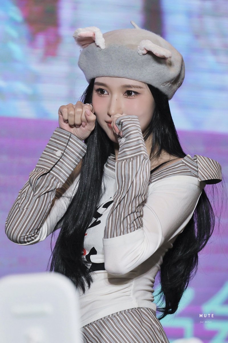 ミナ様 ミナ。 フルスクリーン壁紙。 私のGoogleドライブにアクセスして