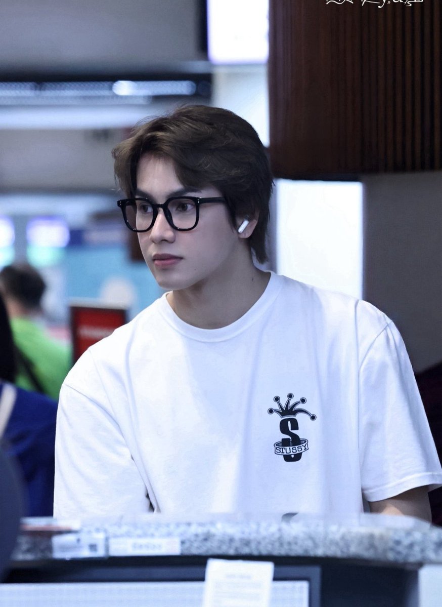 Bahar_Dvc's tweet image. I love his natural beauty, and his beautiful brown warm eyes 🫠🥹🩷.It is beautiful to look at him in every way, like a therapy for the soul. My TL has been so beautiful again with Smartboom since yesterday. 
#CSNP #smartcsnp #csnp_21