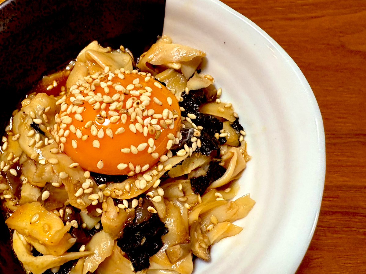 エリンギのヒラヒラゆっけ作ってみた
簡単でバチうまい